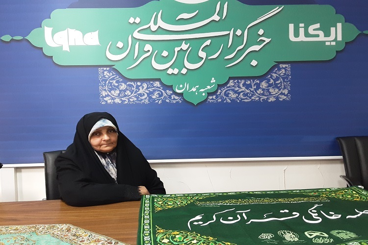 عفت داوودی زنجانی، مدیر جلسات خانگی قرآن کریم در استان همدان