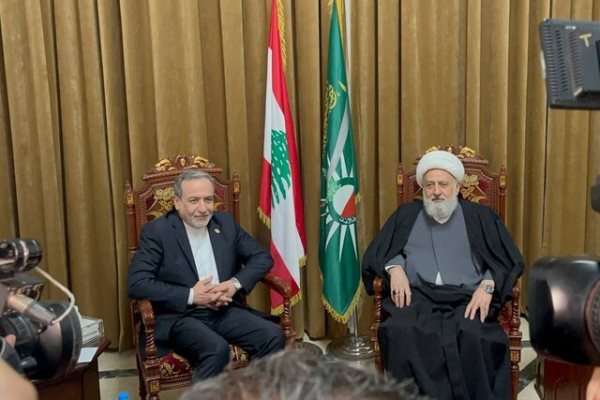 عراقچی با نایب رئیس مجلس اعلای شیعیان لبنان دیدار و گفت‌وگو کرد