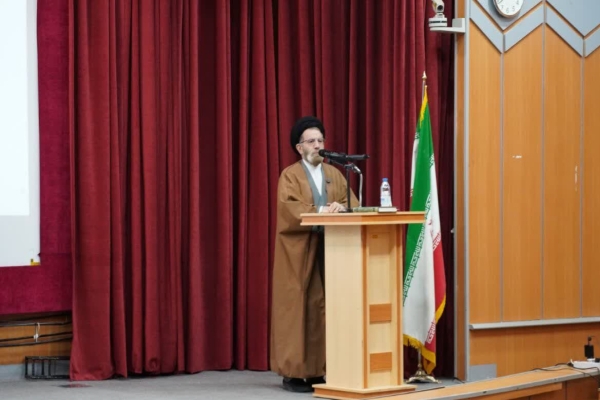 حجت‌الاسلام والمسلمین سیداحمدرضا نماینده ولی فقیه در لرستان