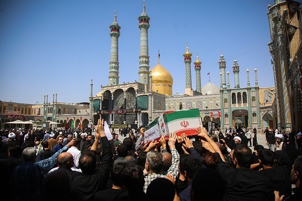 پیکر دو شهید مدافع امنیت در قم تشییع می‌شود