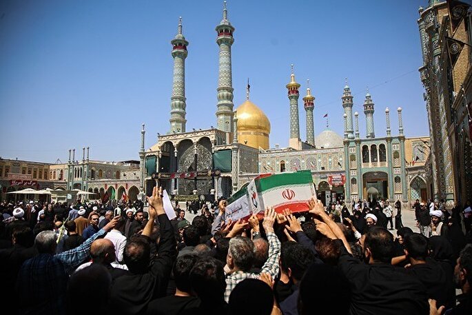 پیکر دو شهید مدافع امنیت در قم تشییع می‌شود