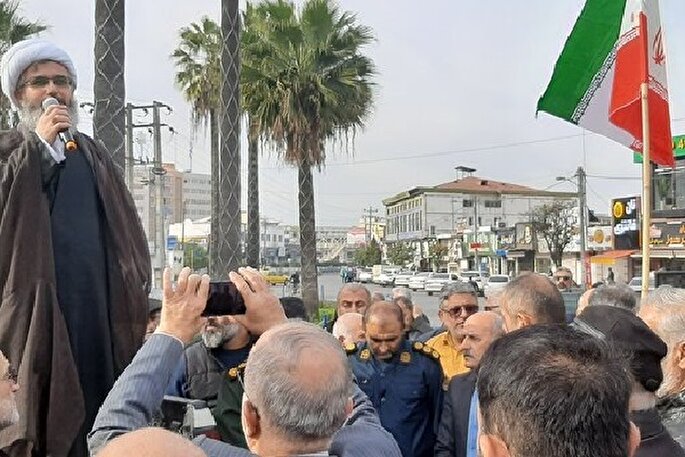 دشمن بداند صف معترضان با آشوبگران جداست