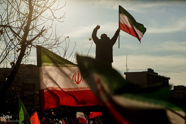 ارسالی صبح سه شنبه 23 دی////// جهان تسلیم شکوه، اتحاد، وحدت و یگانگی ایرانیان است + صوت ارسالی صبح سه شنبه 23 دی////// جهان تسلیم شکوه، اتحاد، وحدت و یگانگی ایرانیان است + صوت