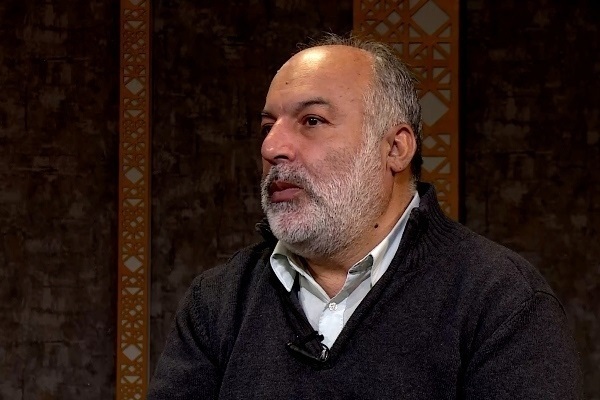 هنرمندان نسبت به تاریخ سرزمین خود آگاه باشند