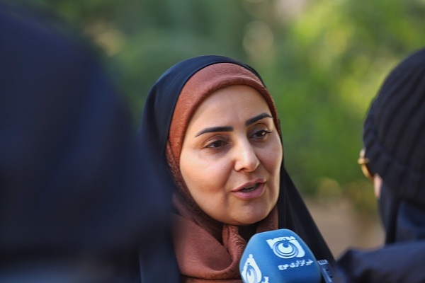 فرزانه صادق
