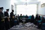 تکریم خانواده شهید مدافع امنیت از سوی خادمان امامزاده موسی مبرقع(ع)