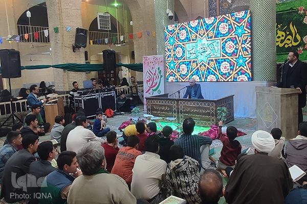 محفل انس با قرآن در مسجد صاحبالزمان رحمتآباد یزد برگزار شد محفل انس با قرآن در مسجد صاحبالزمان رحمتآباد یزد برگزار شد