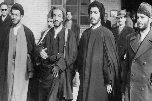 هنوز آماده نیست////آماده انتشار برای یکشنبه 28 دی ماه/////آتش مبارزه با ظلمی که شهید نواب صفوی روشن کرد خاموش شدنی نیست + صوت