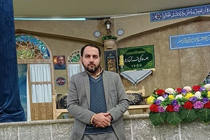 ترویج جلسات قرآن فامنین و برکت رحل‌های اهدایی آستان قدس