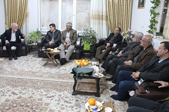 معرفی و نهادینه‌سازی قرآن؛ رویکرد جشنواره ملی شعر آیات 