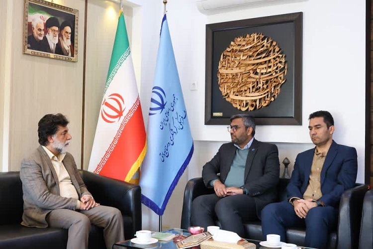 دیدار مدیرکل میراث فرهنگی فارس با مدیرکل کتابخانه های عمومی استان