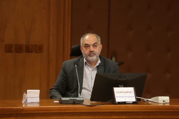 استفاده از آسانسور پل‌های عابر پیاده فرهنگ‌سازی شود