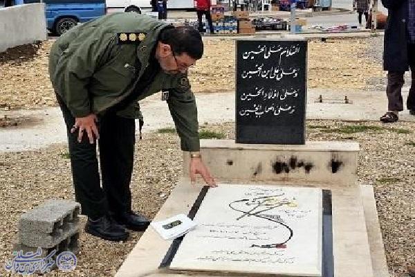 ادای احترام مدیرکل حفظ آثار و نشر ارزش‌های دفاع مقدس و مقاومت مازندران به یادمان شهدای گمنام نکا