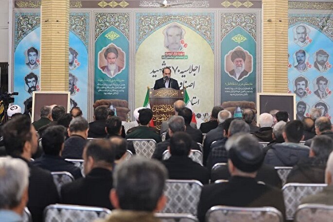 شهدا برای دفاع از دین، وطن و ارزش‌های انسانی از جان خود گذشتند