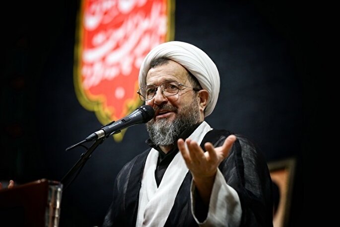 خدمت خالصانه و بدون منت به مردم بالاترین ارزش مسئولان است