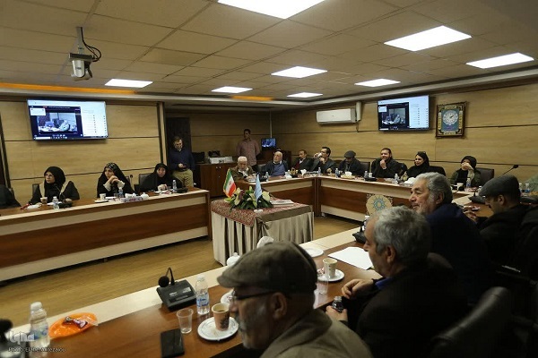 در حال تکمیل /دینانی؛ از محیای فلسفی تا گشودن افق‌های تازه گفت‌وگو میان عرفان و مطالعات اجتماعی