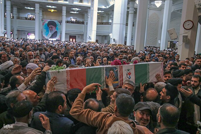 مراسم تشییع پیکر مطهر طلبه بسیجی و مدافع امنیت در حرم شاهچراغ