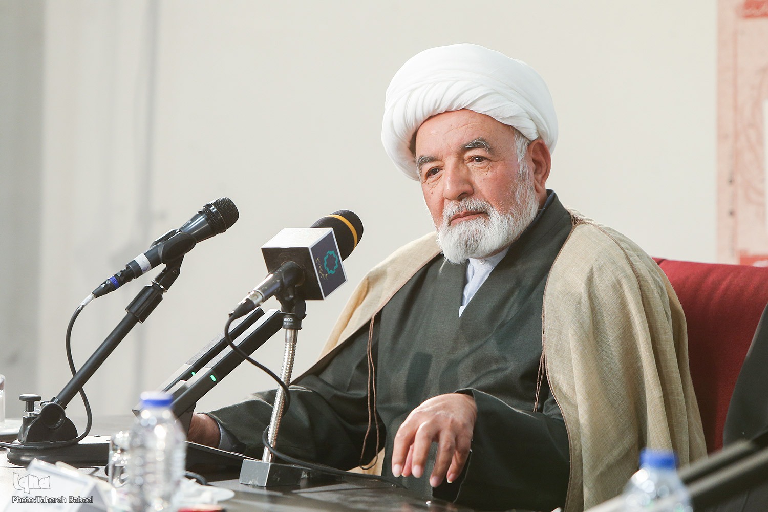 حکیمی و نگاه تحلیلی به اندیشه‌های دینی؛ بیداری و وحدت امت