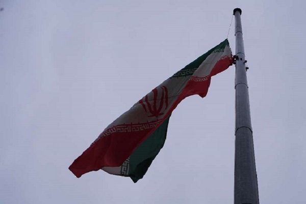 اهتزاز پرچم ایران و عطر نرگس در آمل؛ جلوهای از همدلی، امید و حضور مردمی اهتزاز پرچم ایران و عطر نرگس در آمل؛ جلوهای از همدلی، امید و حضور مردمی