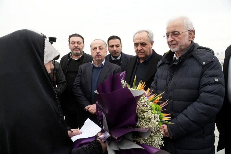 اسکندر مومنی، وزیر کشور