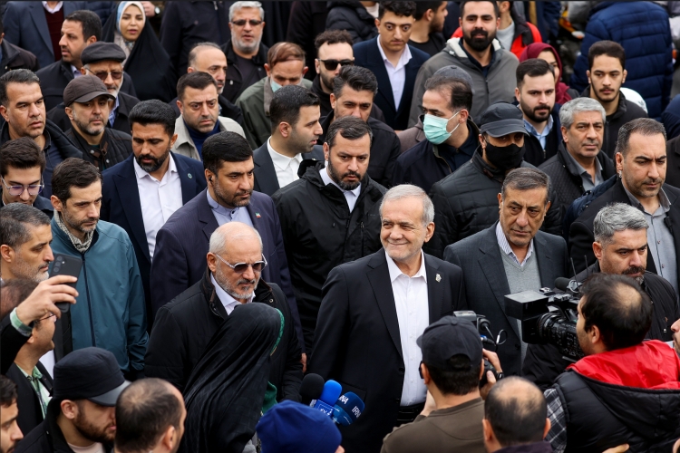 حضور رئیس جمهور در راهپیمایی 22 بهمن