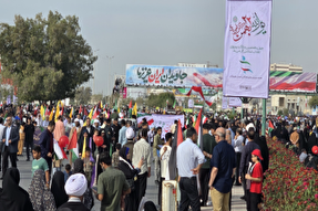 راهپیمایی ۲۲ بهمن بندرعباس با حضور پرشور مردم و مسئولان برگزار شد