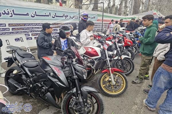 حماسه حضور جامعه ورزش و جوانان ساری در راهپیمایی باشکوه ۲۲ بهمن