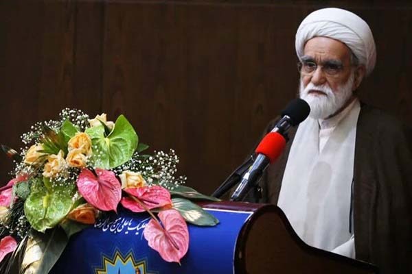عبدالحسین معزی نماینده ولی فقیه در جمعیت هلال احمر