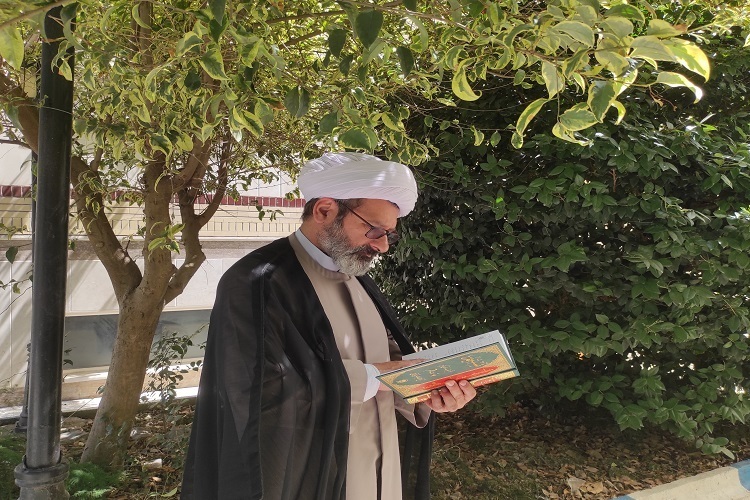 پایان جهان بر استقرار توحید و تمامیت حق محوری و حق مداری خواهد بود.