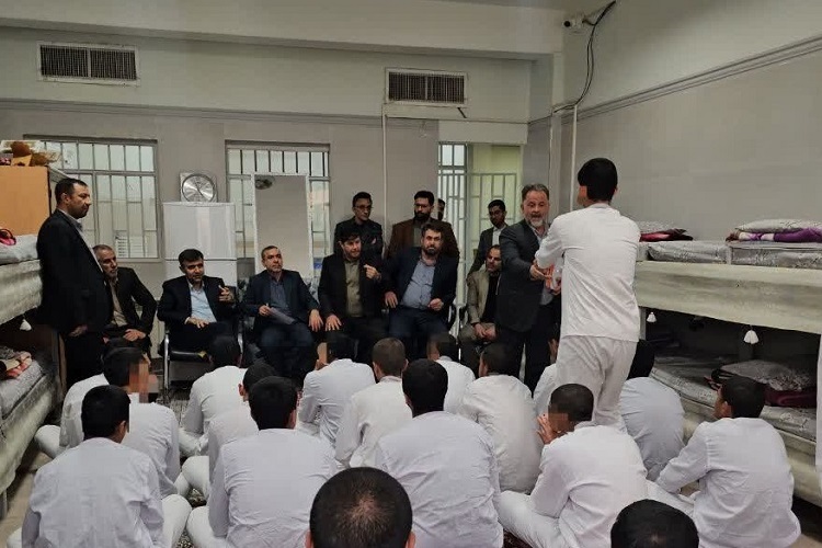 بازدید دادستان مرکز فارس از کانون اصلاح و تربیت