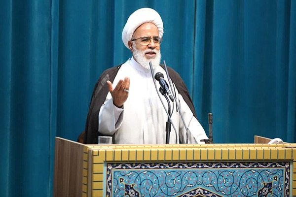 حجت‌الاسلام‌ والمسلمین حبیب‌الله غفوری نماینده ولی‌فقیه در استان و امام جمعه کرمانشاه