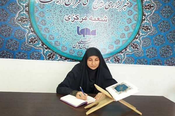 سحر محبی مسئول گروه جهادی قرآنی رهروان حاج قاسم شهر اراک