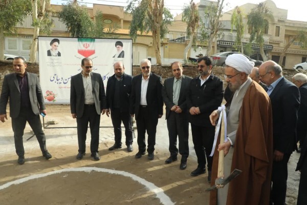 آیین کلنگ‌زنی مدرسه ۱۲ کلاسه مرحوم آیت‌الله دیباجی در قم برگزار شد