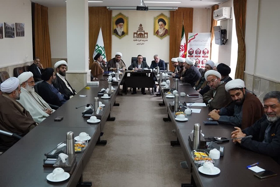 دیدار استاندار قزوین با معاونان و مدیران مدارس حوزه علمیه استان