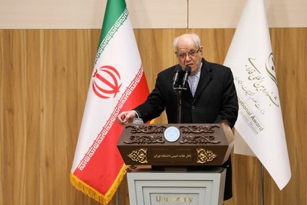 تأکید بر حکمت، گفتگو و نقد درون‌زا در اختتامیه جشنواره فارابی