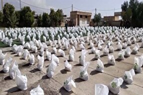 توزیع بسته‌های معیشتی و جهیزیه بین نیازمندان در بهمئی