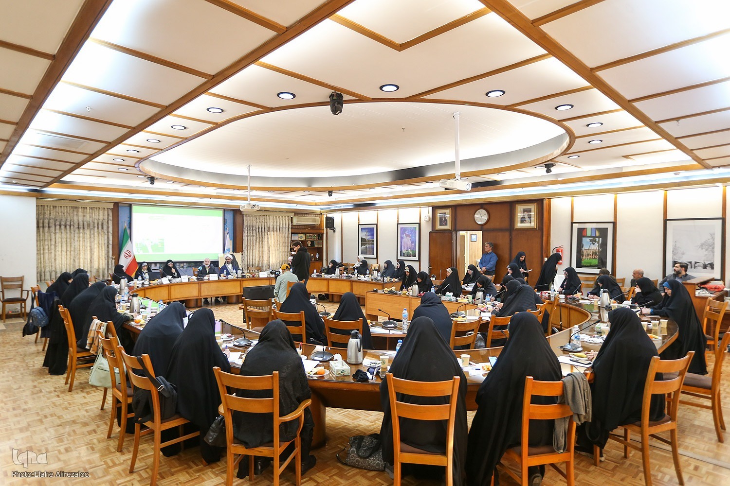 میراث ماندگار بانوی ایرانی؛ عقلانیت نوین و معنویت سنتی