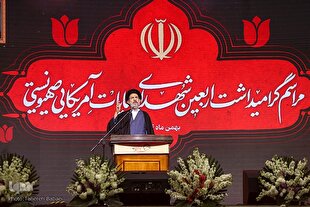 باید نقدها را شنید و به اعتراضات احترام گذاشت