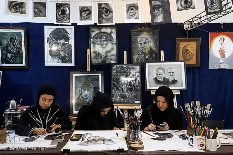 حضور فعال جمعی از هنرمندان افغانستان در نمایشگاه قرآن مشهد حضور فعال جمعی از هنرمندان افغانستان در نمایشگاه قرآن مشهد