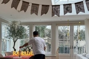استقبال ستاره لیورپول از ماه رمضان + عکس