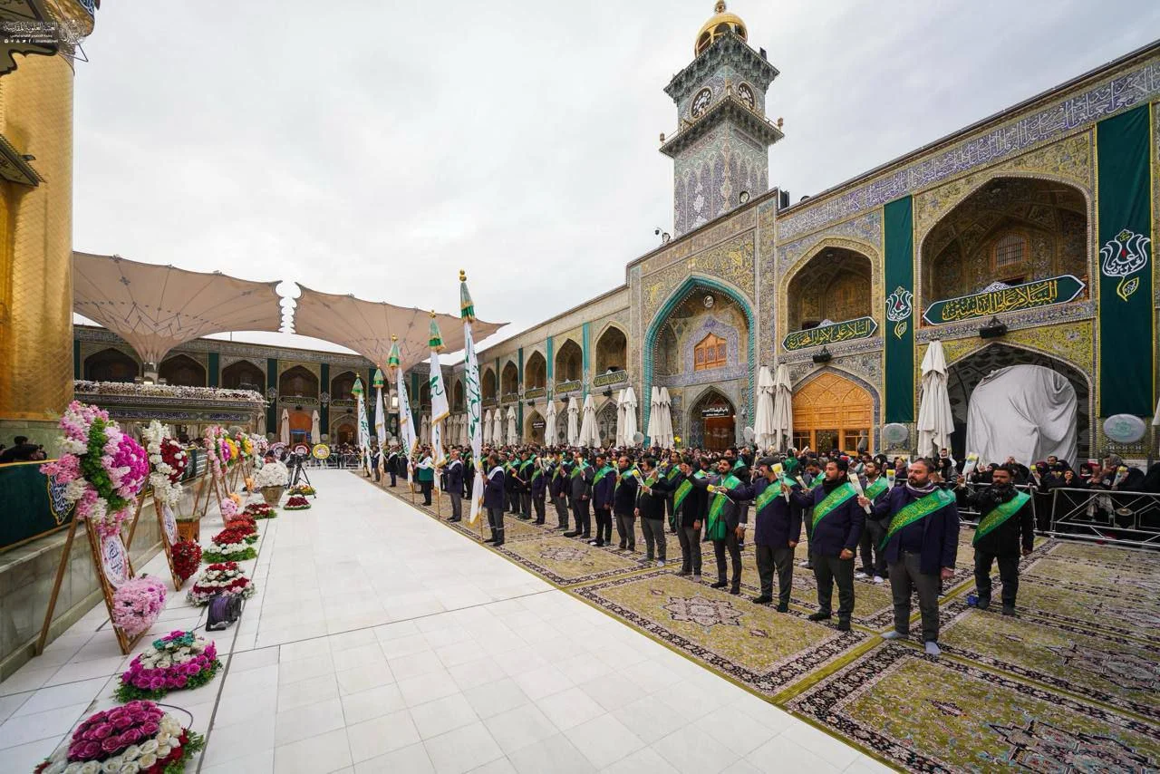جشن ميلاد سیدالشهدا(ع) در حرم امام علی(ع) به روایت تصویر