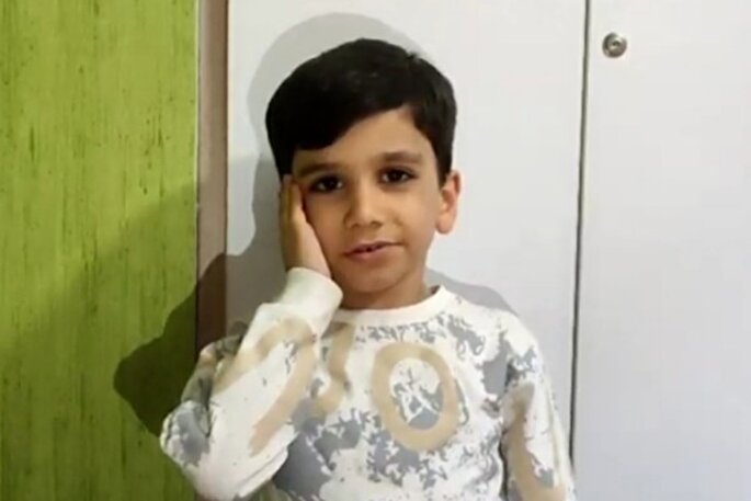 تلاوت آیات جزء اول قرآن کریم از سوی قاری خردسال همدانی