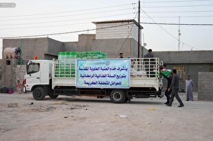 توزیع ۲۵۰۰ بسته‌ معیشتی بین نیازمندان از سوی آستان علوی + عکس