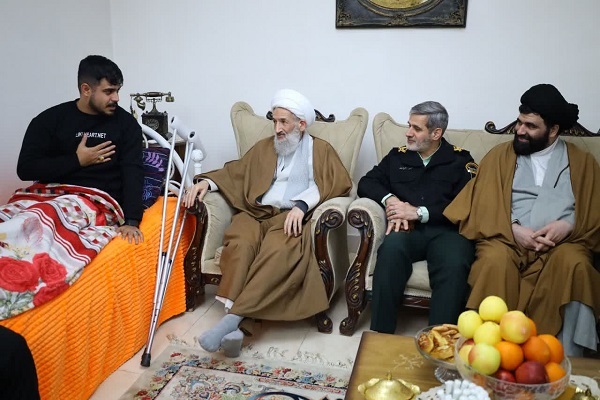 دیدار نماینده ولی فقیه از جانبازان اغتشاشات اخیر ساری