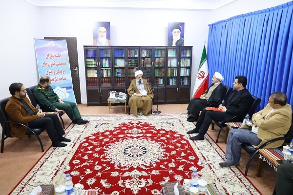 مسجد کانون قدرت جامعه است و باید حفظ شود