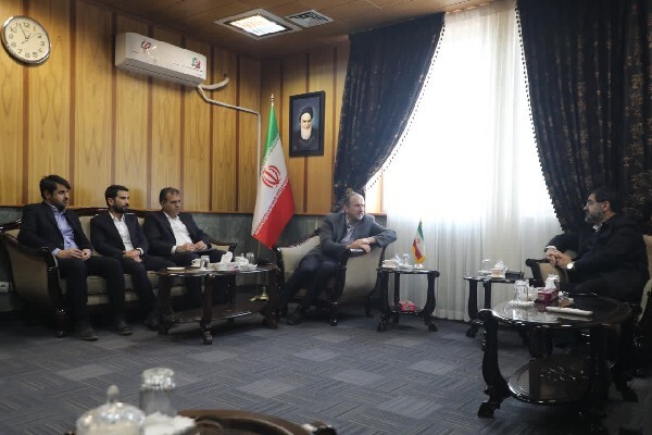 تسریع در بهره‌برداری از نیروگاه خورشیدی ۵۰۰مگاواتی قم در دستور کار مدیریت استان