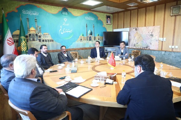 بررسی طرح «زائر کارت» در دیدار استاندار قم با مدیرعامل بانک دی