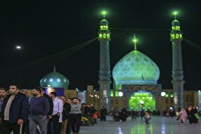 عکس | نخستین افطاری پنج هزار نفری در مسجد جمکران