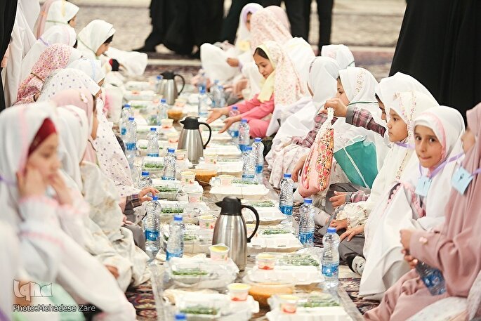 ایجاد وحدت و انسجام اجتماعی از کارکردهای روزه‌داری است