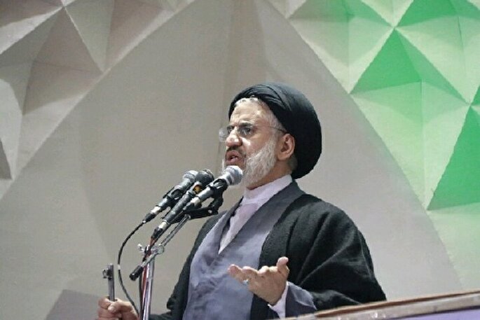 حضور در میادین و خیابان‌ها را ادامه می‌دهیم